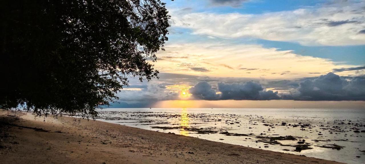 Desa Dunia Beda Resort Gili Trawangan Exterior photo