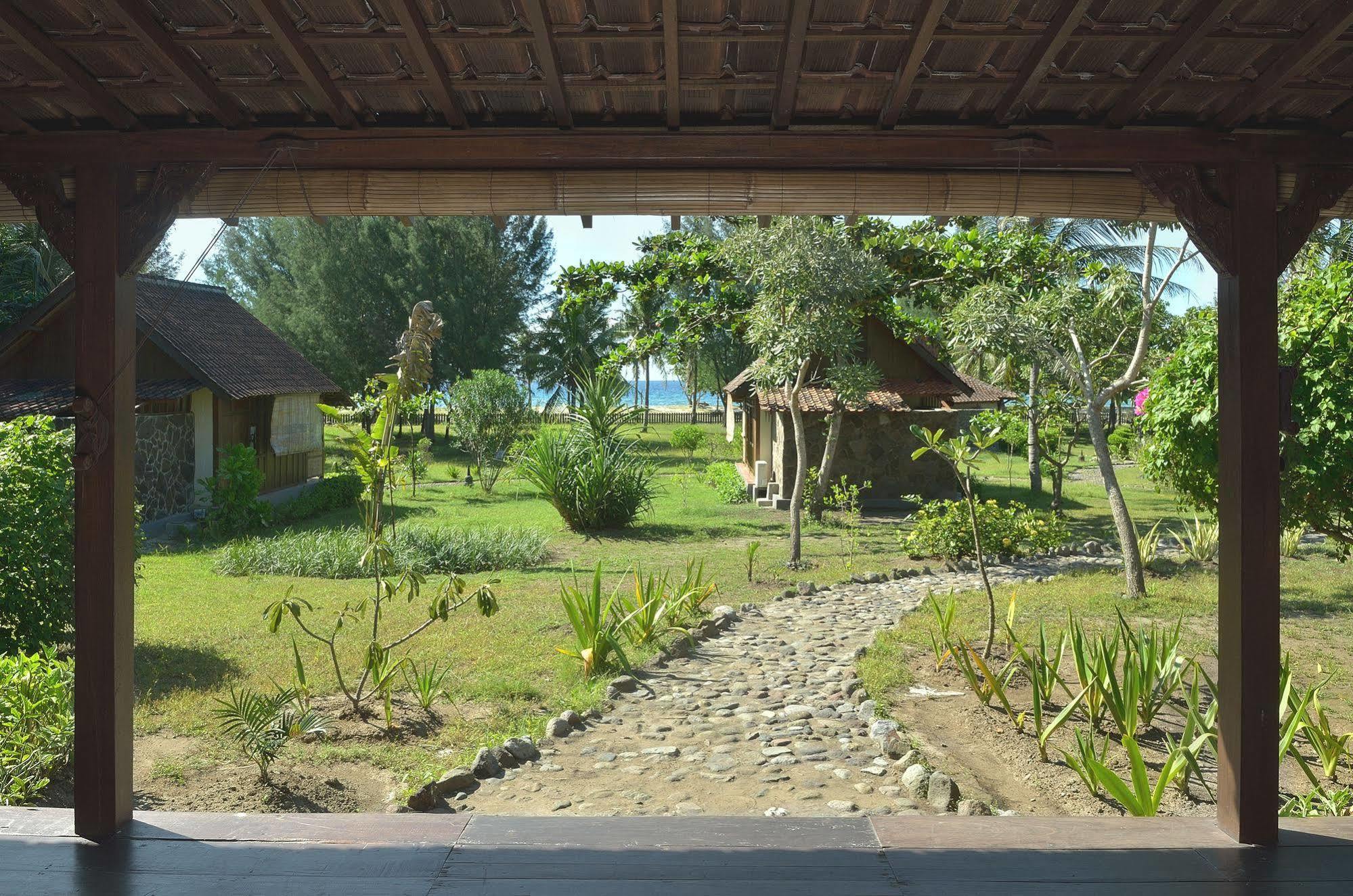Desa Dunia Beda Resort Gili Trawangan Exterior photo