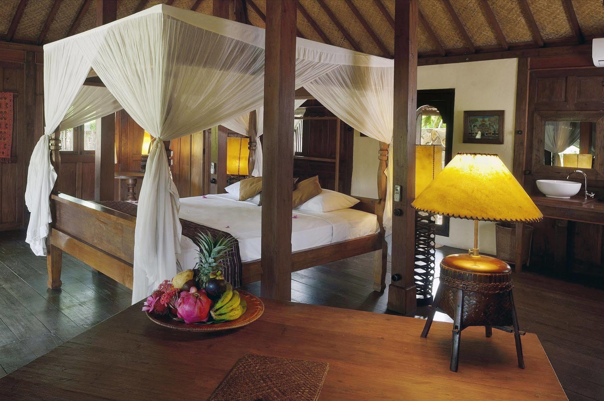 Desa Dunia Beda Resort Gili Trawangan Exterior photo